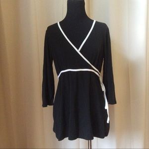 ❤️3/$15❤️ Announcements Maternity Top